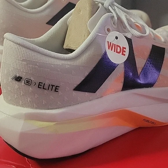 NIB New Balance Fuelcell Supercomp Elite V4 Sneakers Womens 7.5 - Picture 3 of 5